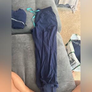 FIGS jogger scrub pants - Large